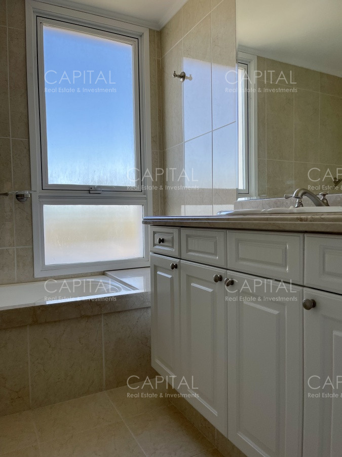 Apartamento ID.31040 - Venta de apartamento esquinero Le Jardin Punta del Este