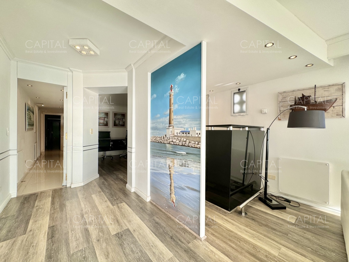 Apartamento ID.25200 - Apartamento Venta Puerto Punta del Este Seis Dormitorios 