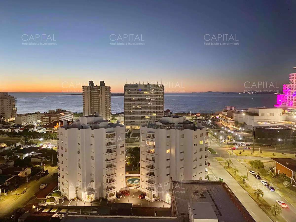Apartamento de tres dormitorios en venta, ARTOWER Punta del Este - CCP32732A