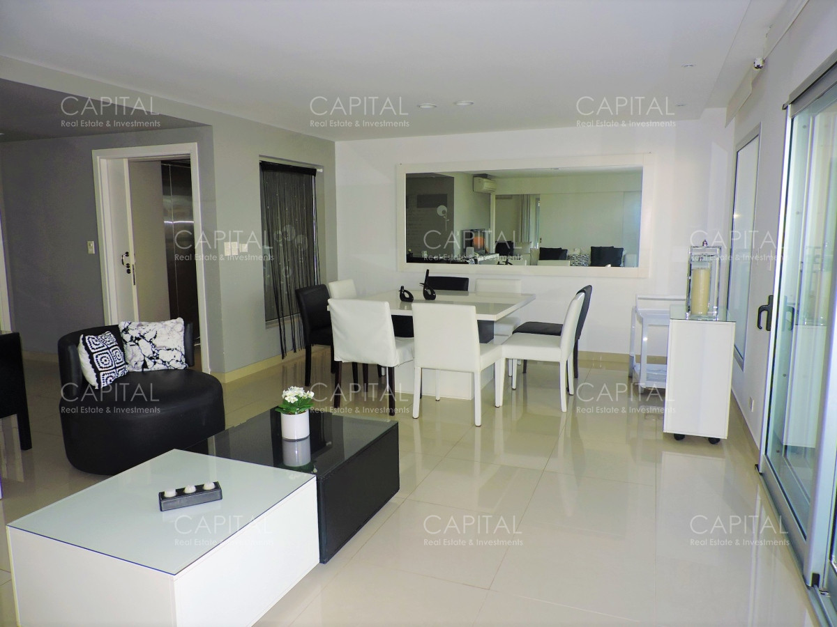 Apartamento ID.37022 - Moderno semipiso 3 dormitorios y dependencia en Playa Brava