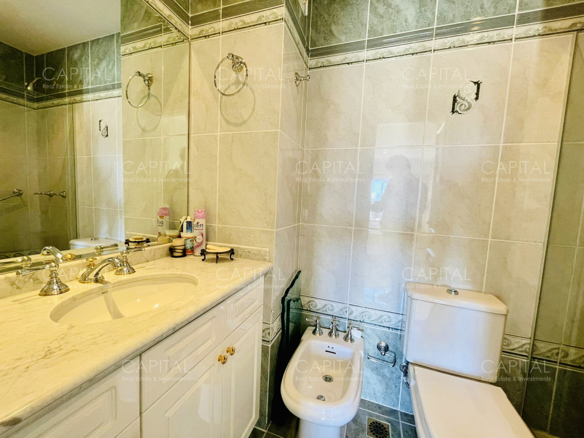 Apartamento ID.31146 - Alquiler temporario de apartamento al frente en edificio de categoría sobre Playa Mansa