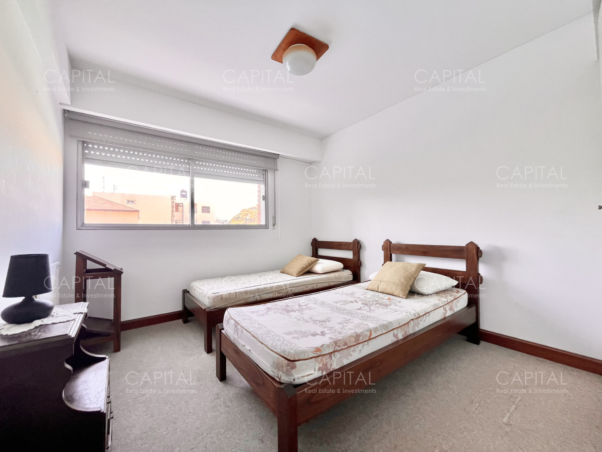 Apartamento ID.38558 - Apartamento 3 Dormitorios en Venta Primera linea Playa Mansa.