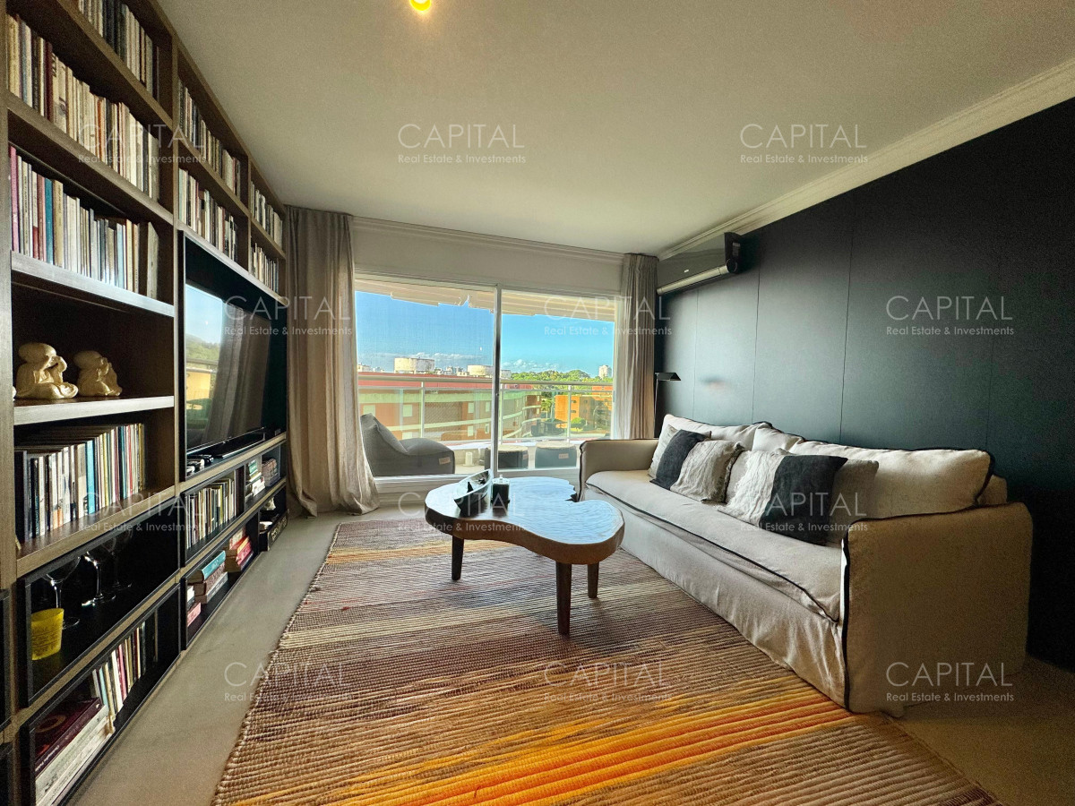 Apartamento ID.34948 - Coral Tower de tres dormitorios en venta Playa Mansa primera fila 
