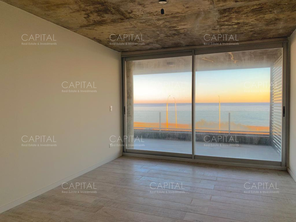 Apartamento ID.30995 - Moderno Penthouse de 3 Dormitorios frente a Playa Mansa
