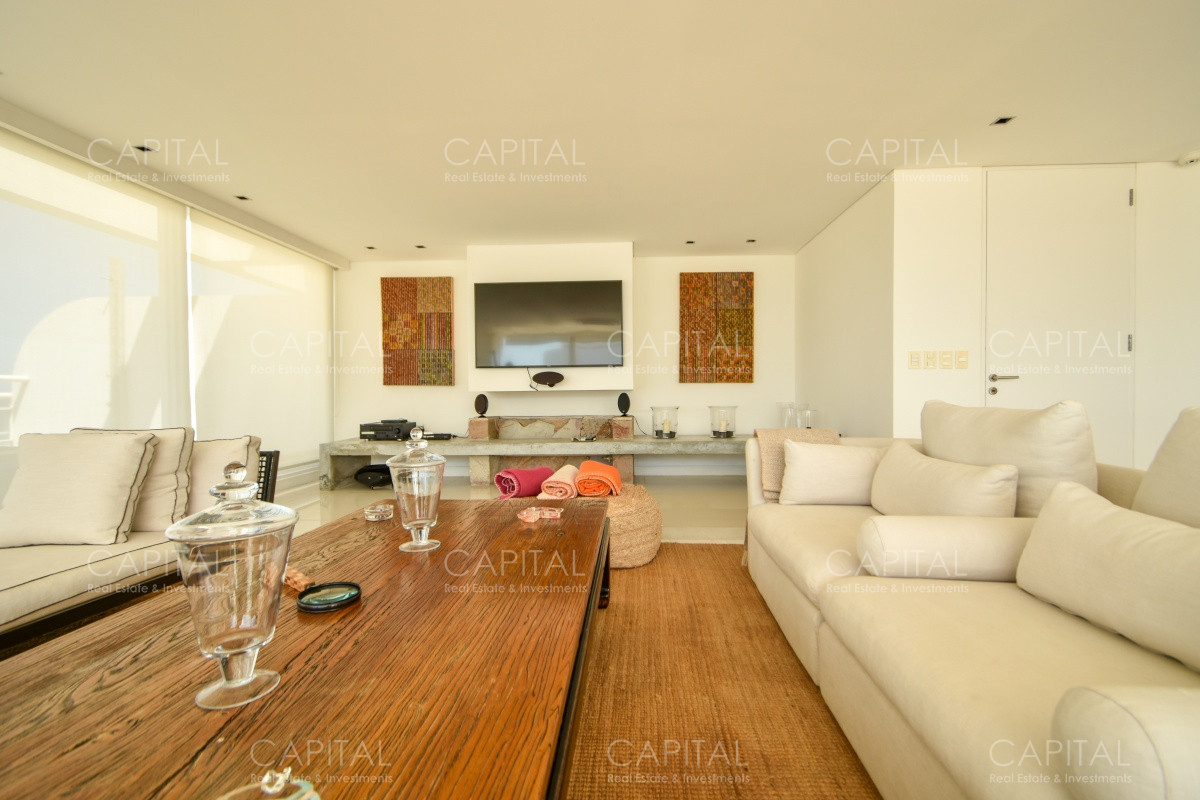 Apartamento ID.30835 - Venta de exclusivo PentHouse sobre playa Brava, Punta del Este