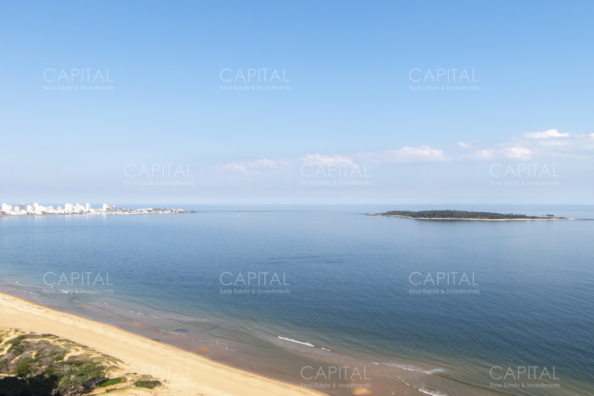 Apartamento ID.33696 - Apartamento en primera linea frente al mar Esquinero a Punta Ballena en edificio VENETIAN