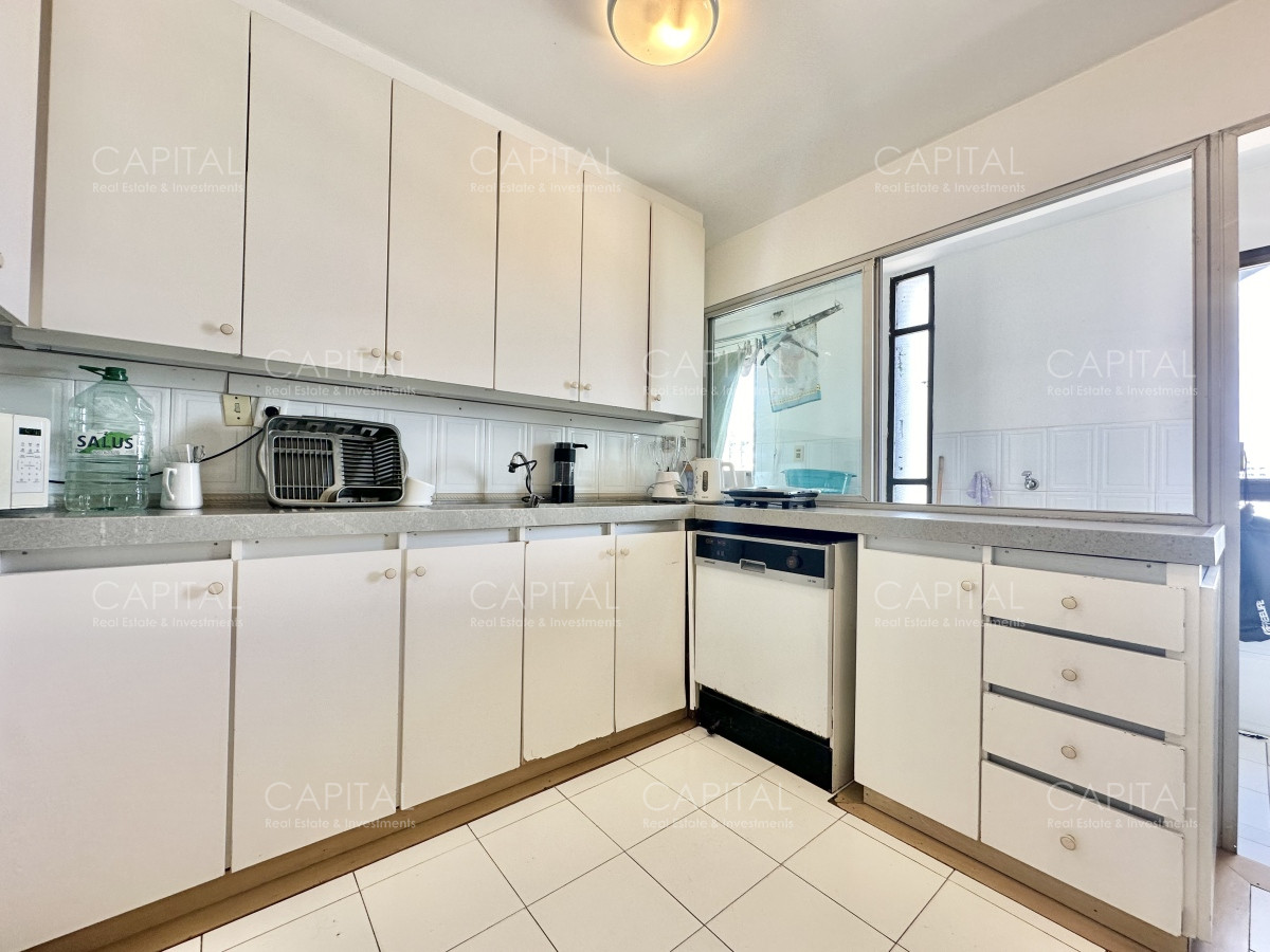 Apartamento ID.35703 - Apartamento de cuatro dormitorios y dependencia en venta, Península, Punta del Este