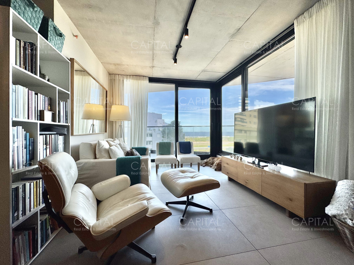 Apartamento ID.40602 - Departamento Esquinero de 2 Dormitorios en Punta del Este con Vista al Mar