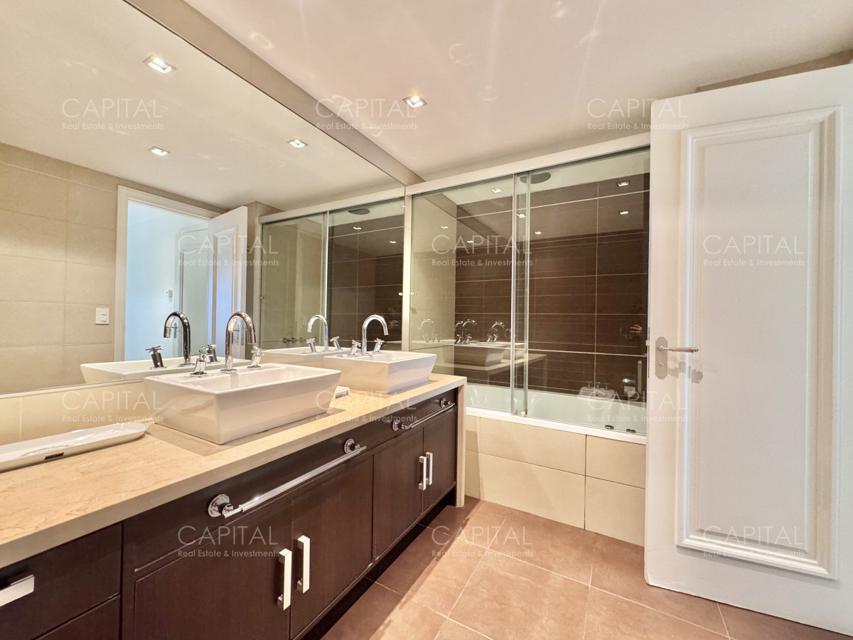 Apartamento ID.38446 - APARTAMENTO EN VENTA EN EDIFICIO IMPERIALE PUNTA DEL ESTE