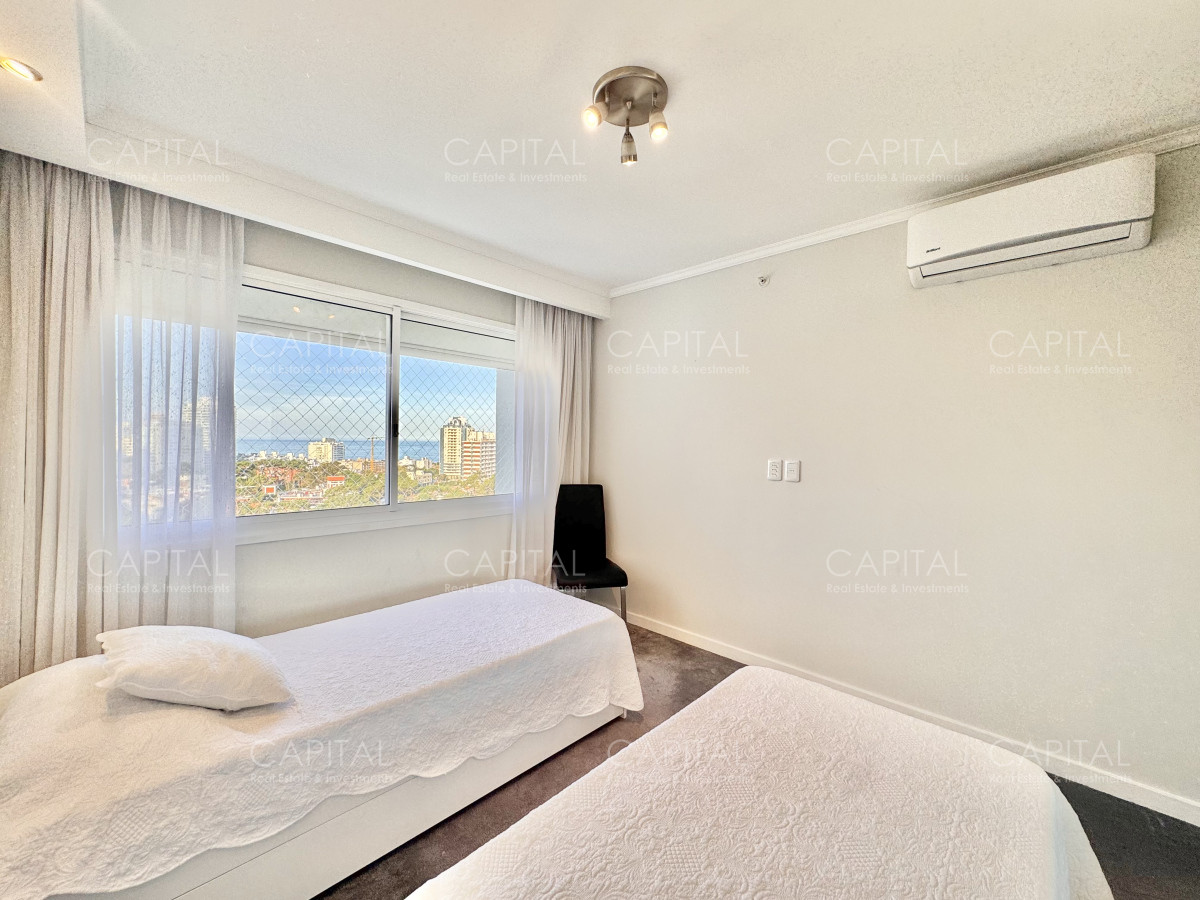 Apartamento ID.38246 - APARTAMENTO EN VENTA DE 3 DORMITORIOS EN PLAYA MANSA PUNTA DEL ESTE