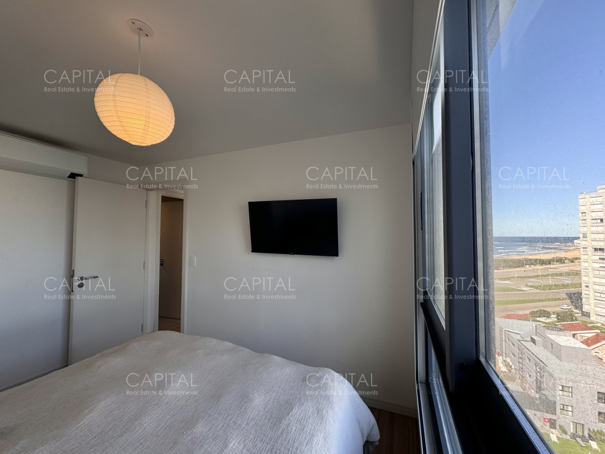 Apartamento ID.40075 - Apartamento de dos dormitorios con vista al Mar, Playa Brava, Punta del Este.