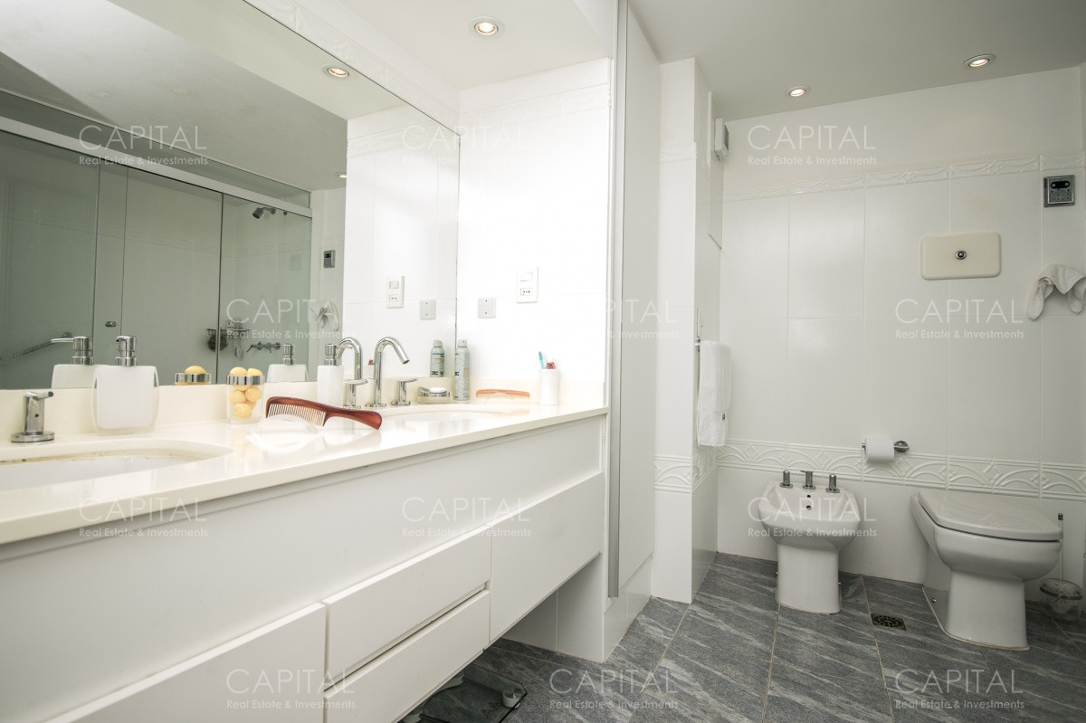 Apartamento ID.27523 - PentHouse en Venta Mansa Punta del Este Vista Playa Mansa.