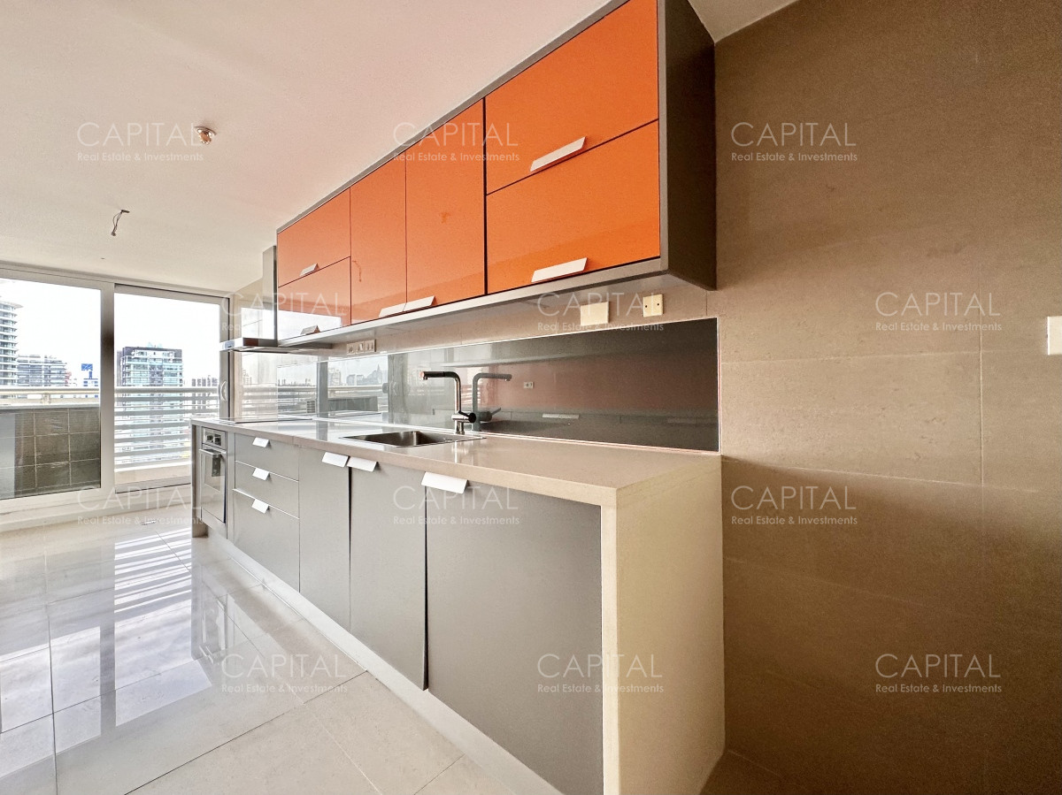 Apartamento ID.31677 - Apartamento de tres dormitorios con vista al mar en venta, Punta del Este.