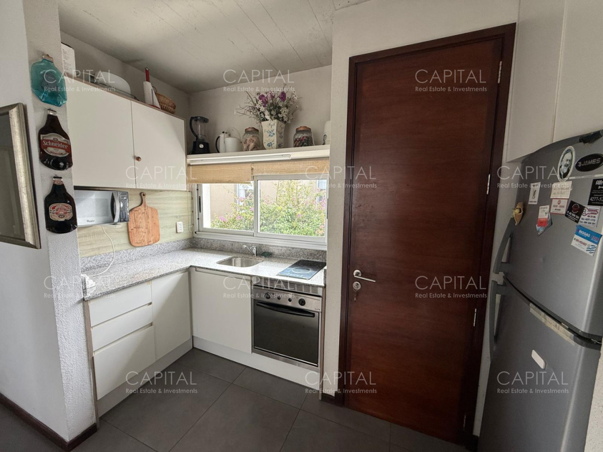 Apartamento ID.40377 - Departamento dos dormitorios en Manantiales en Alquiler con vista al mar y terraza.