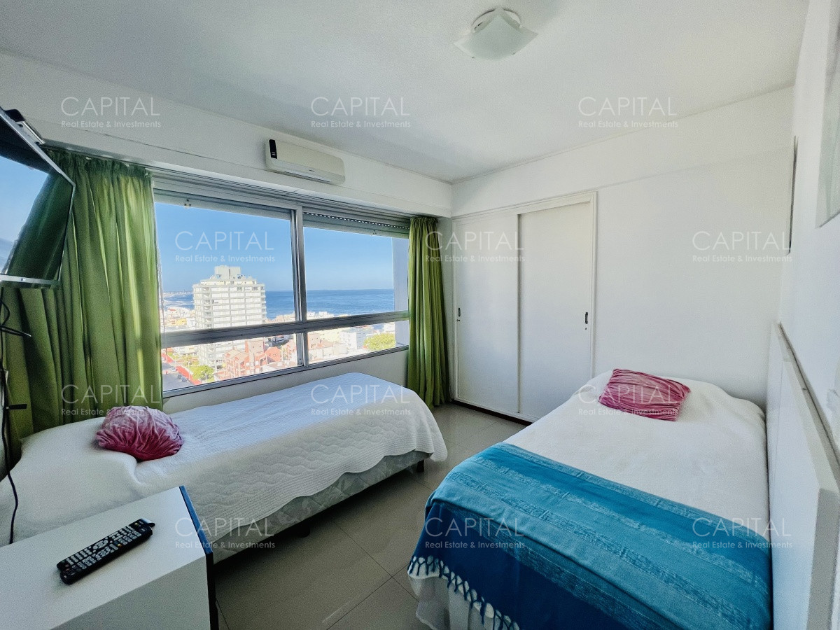 Apartamento ID.25978 - Muy lindo apartamento de tres dormitorios con vista a la Brava en venta