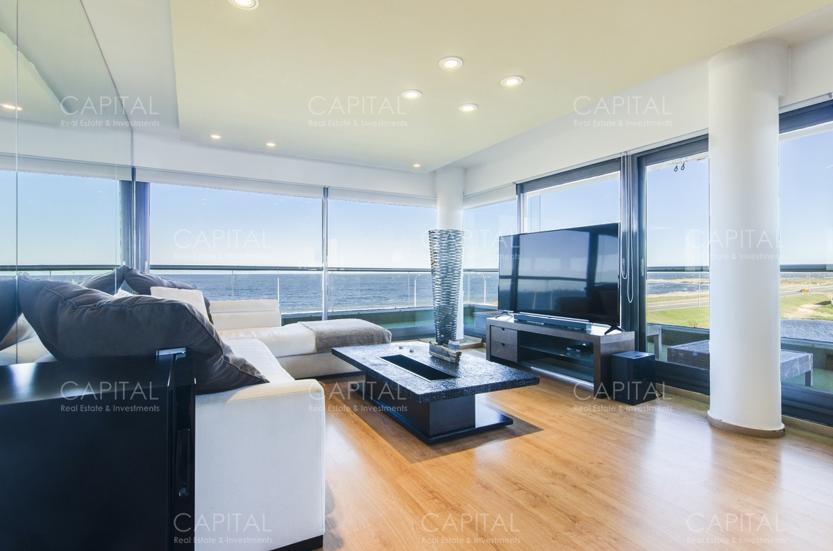 Apartamento ID.30956 - Penthouse Duplex de Tres Dormitorios Frente al Mar