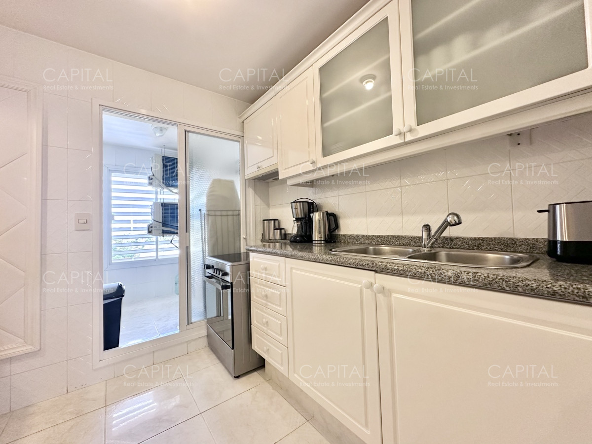 Apartamento ID.28602 - Coral Tower Apartamento en excelente torre frente a Playa Mansa en parada 5. Vista plena al mar e Isla de Gorriti