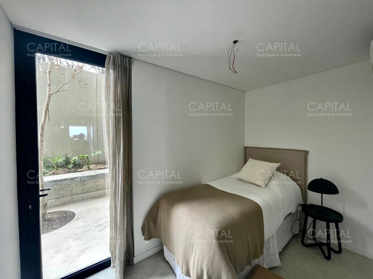 Apartamento ID.38226 - Departamento  en venta sobre el mar en La Barra con piscina y parrillero