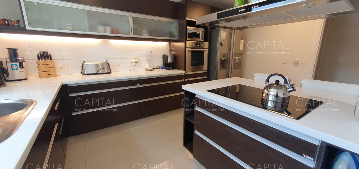 Apartamento ID.32278 - Venta departamento frente al mar tres dormitorios mas dependencia Playa Brava Punta del Este