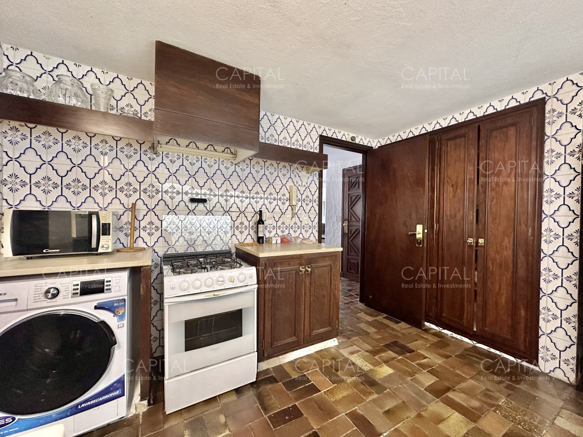 Apartamento ID.30393 - Apartamento de Tres Dormitorios frente a El Emir - Península Punta del Este