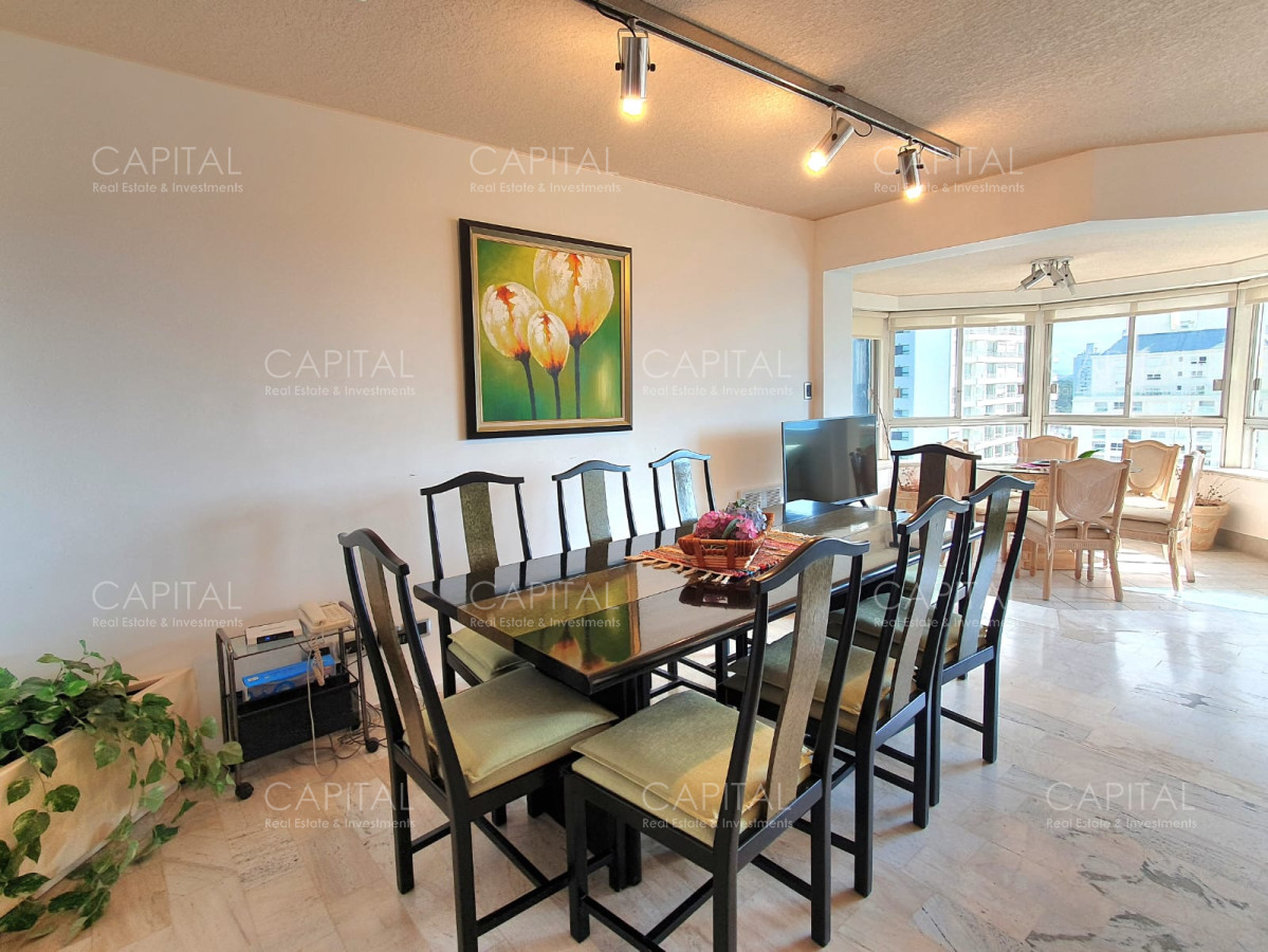 Apartamento ID.32588 - Venta departamento tres dormitorios y dep servicio Punta del Este