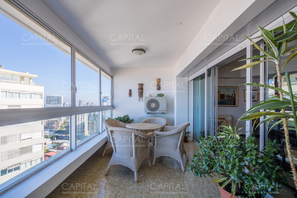 Apartamento ID.40499 - Amplio Apartamento de 4 Dormitorios en Venta Punta del Este