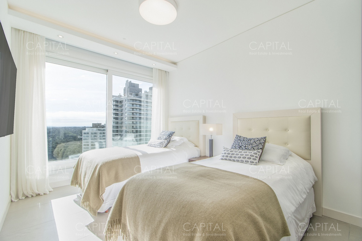 Apartamento ID.34933 - Le Parc 3 Punta del Este de tres dormitorios en Venta