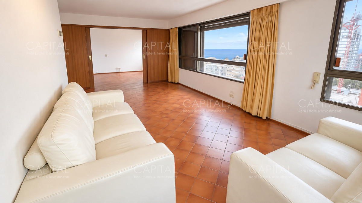 Apartamento ID.40808 - Apartamento en venta en Península, Punta del Este, ubicado a 100 metros del mar.