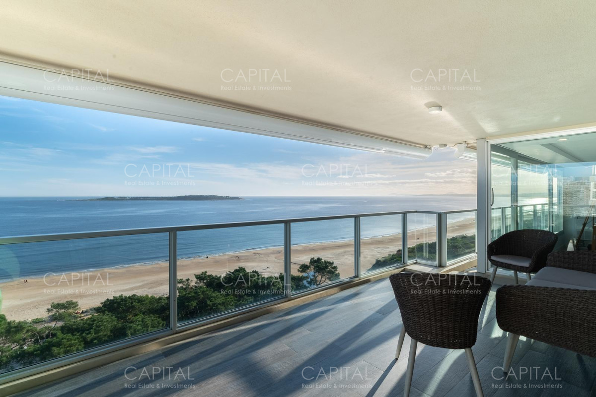 Apartamento ID.36586 - Exclusivo departamento totalmente reformado de 4 suites en Playa Mansa