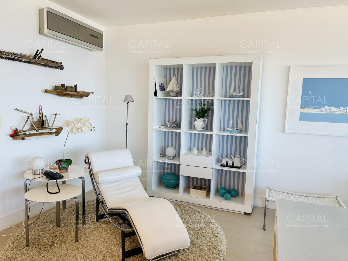 Apartamento ID.31416 - Le Parc Punta del Este de tres dormitorios más dependencia en torre de categoría sobre playa Brava, Punta del Este