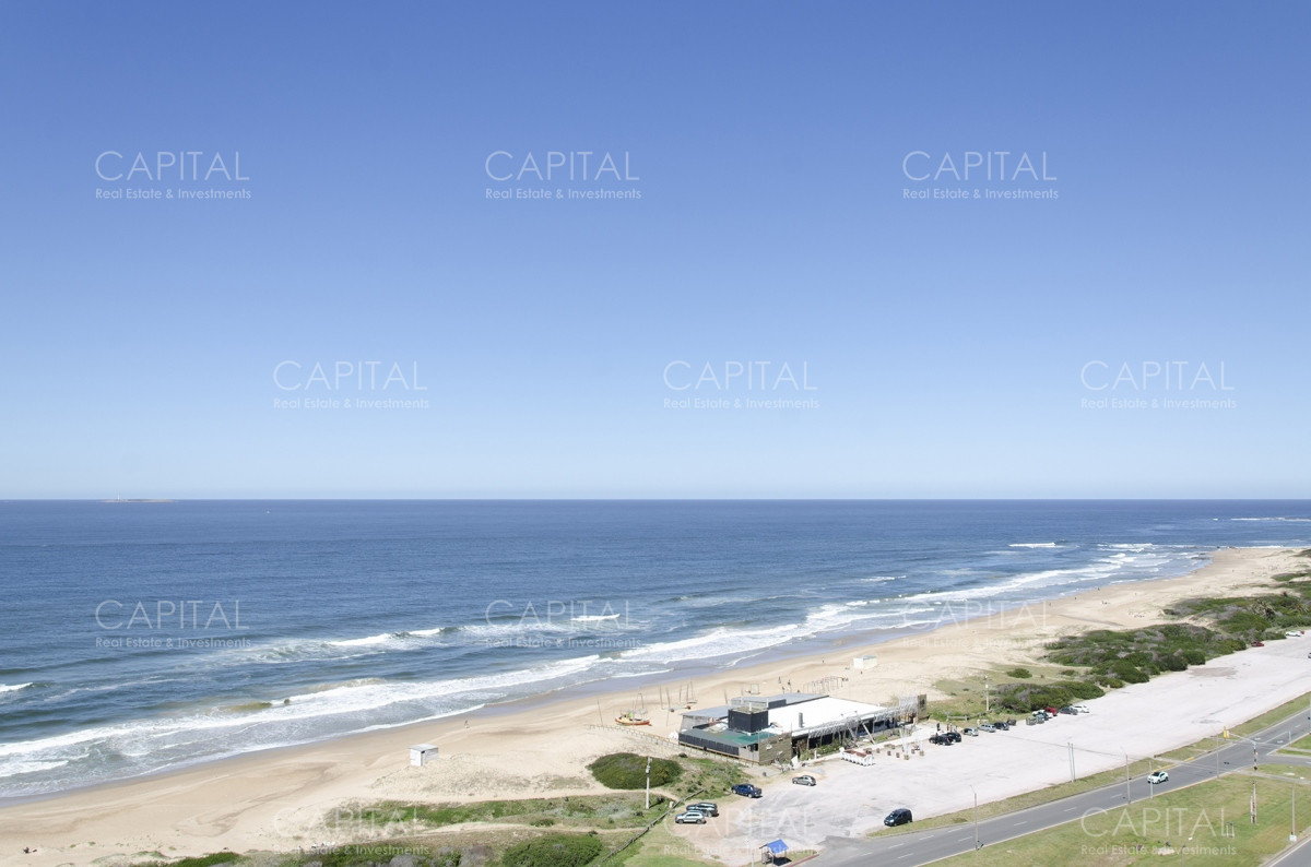 Apartamento ID.35239 - Torre lobos de tres dormitorios y dependencia de servicio en venta, Playa Brava