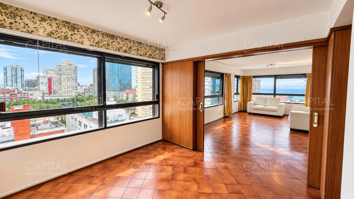 Apartamento ID.40808 - Apartamento en venta en Península, Punta del Este, ubicado a 100 metros del mar.
