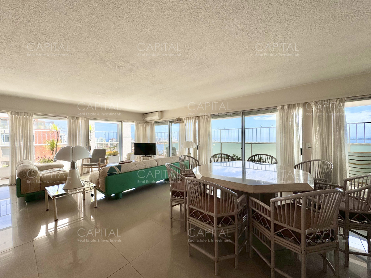 Apartamento ID.37573 - Penthouse Duplex en venta Playa Mansa Punta del Este.