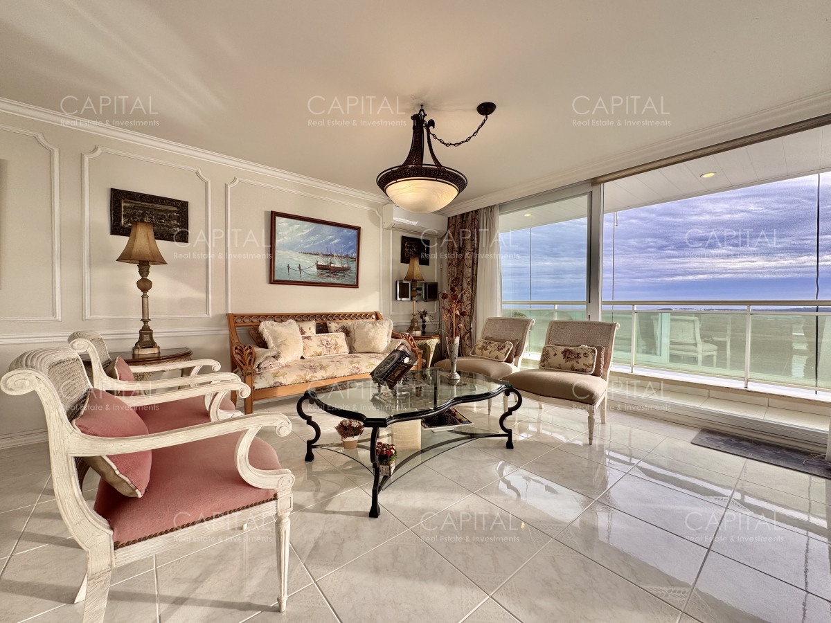 Apartamento ID.38754 - Coral Tower esquinero de tres dormitorios y servicio piso alto en venta