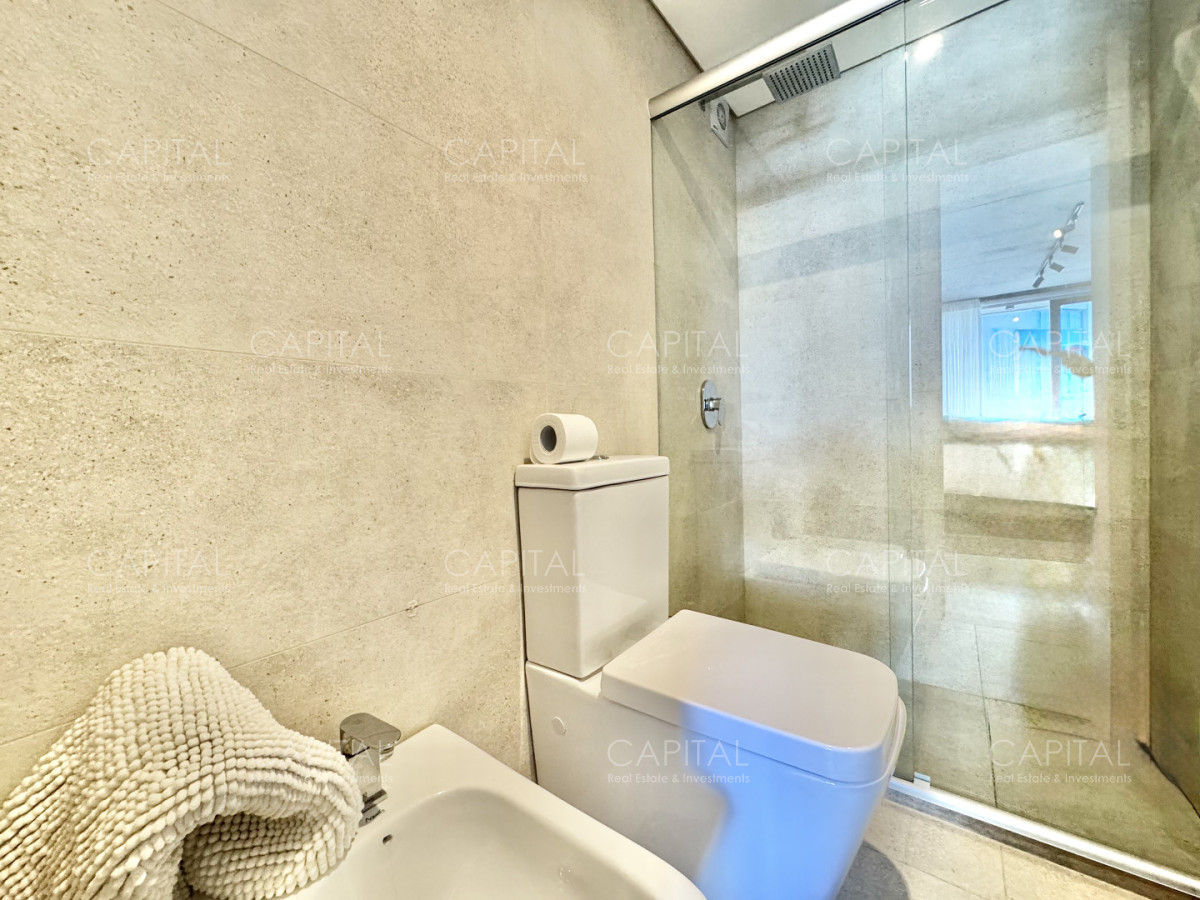 Apartamento ID.40602 - Departamento Esquinero de 2 Dormitorios en Punta del Este con Vista al Mar