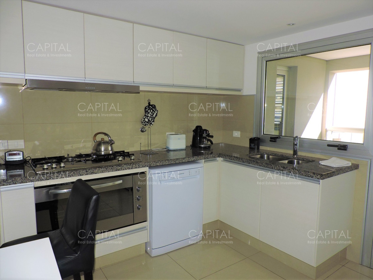 Apartamento ID.37022 - Moderno semipiso 3 dormitorios y dependencia en Playa Brava