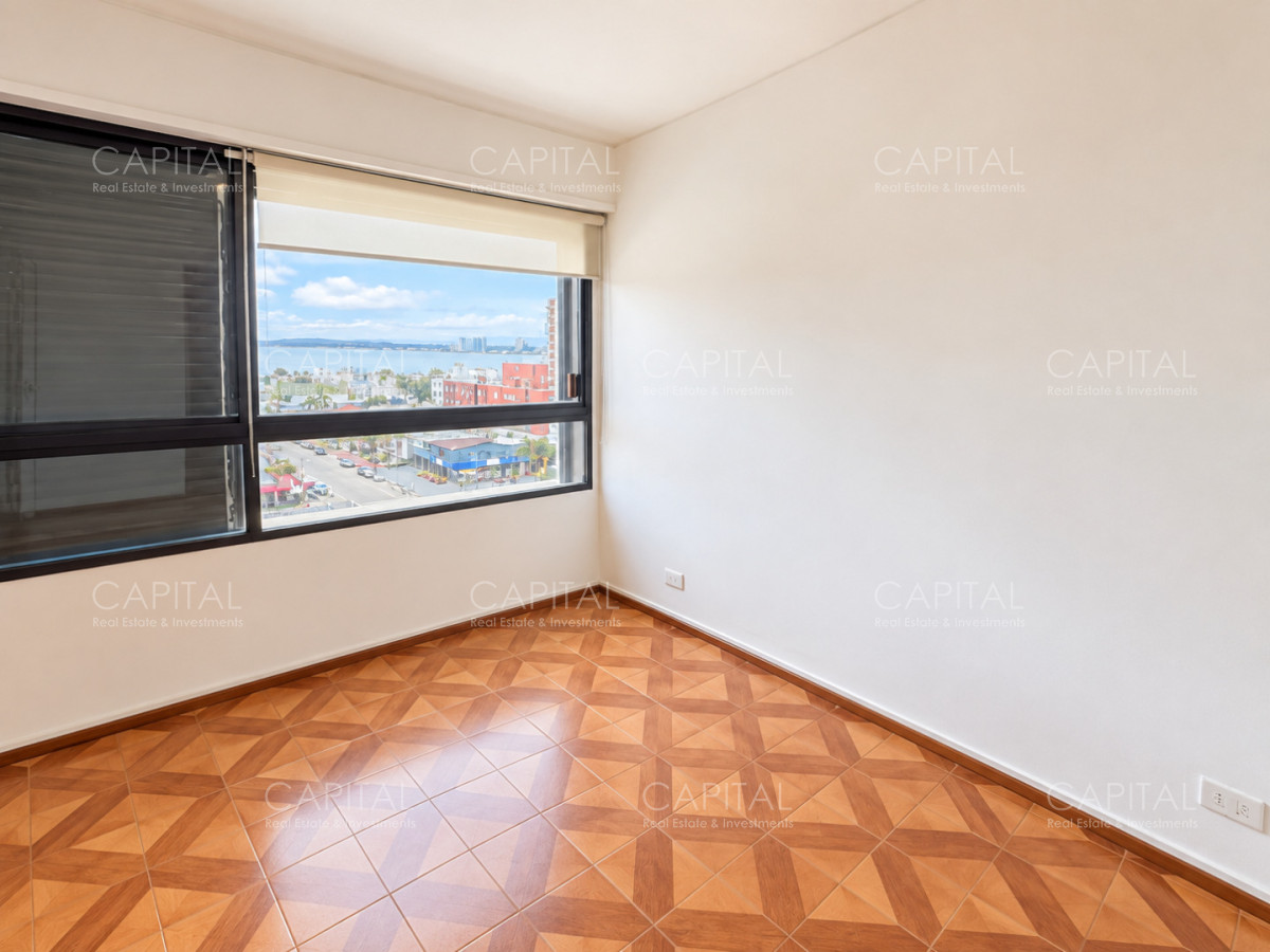Apartamento ID.40808 - Apartamento en venta en Península, Punta del Este, ubicado a 100 metros del mar.