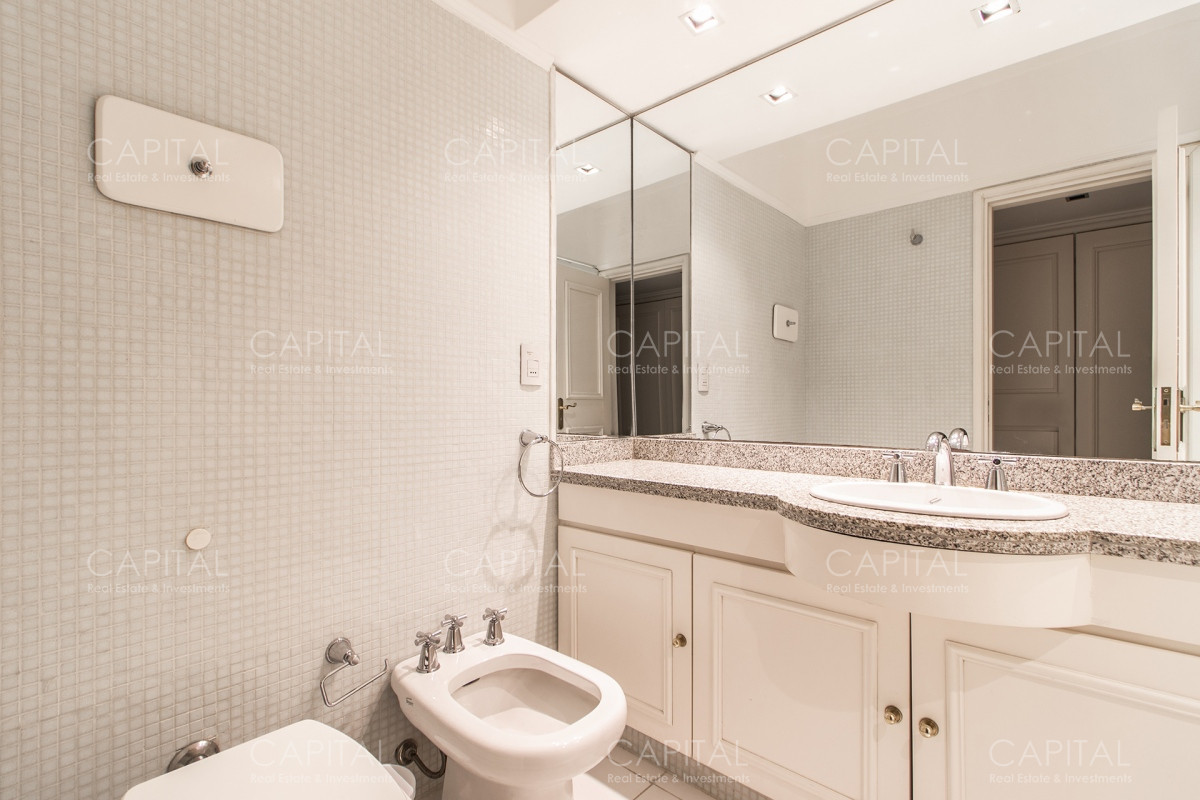 Apartamento ID.24988 - Alquiler Apartamento Frente al Mar Tres Dormitorios y Servicio