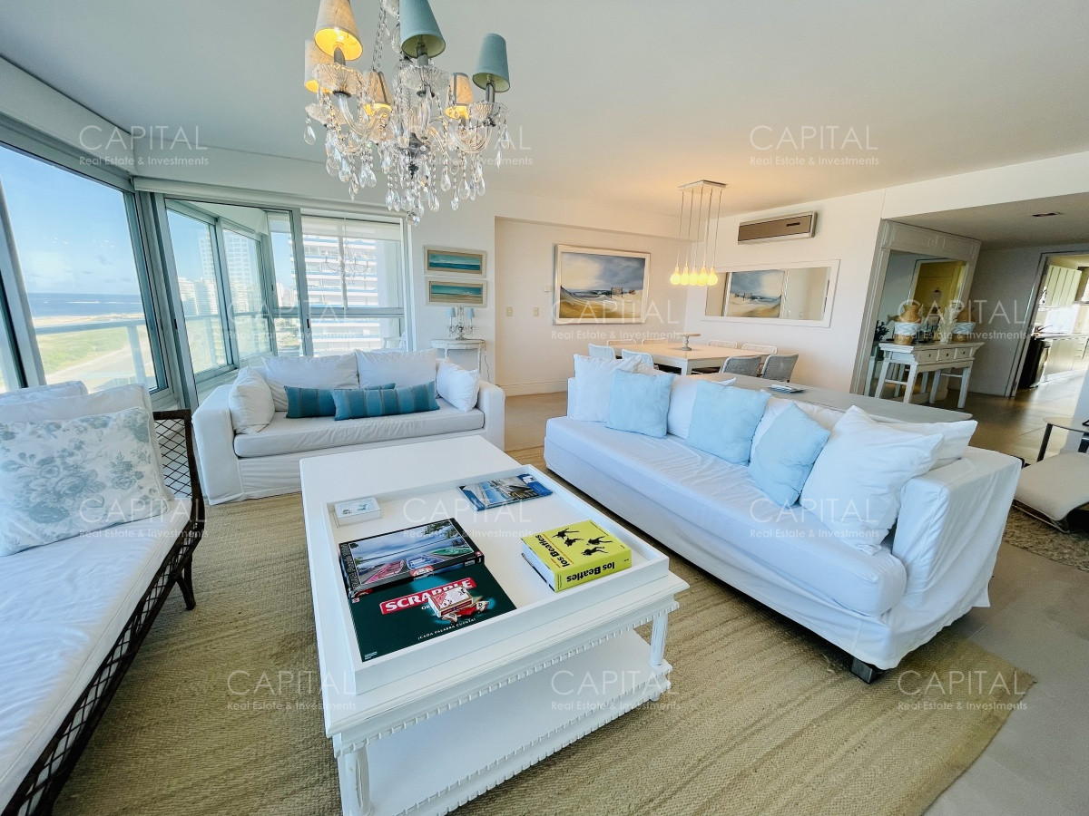 Apartamento ID.31416 - Le Parc Punta del Este de tres dormitorios más dependencia en torre de categoría sobre playa Brava, Punta del Este