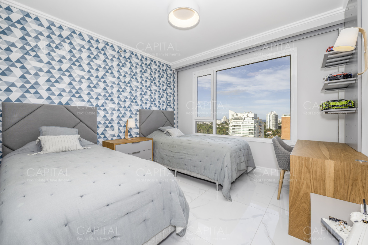Apartamento ID.36575 - Paramount esquinero de tres dormitorios y servicio en alquiler 
