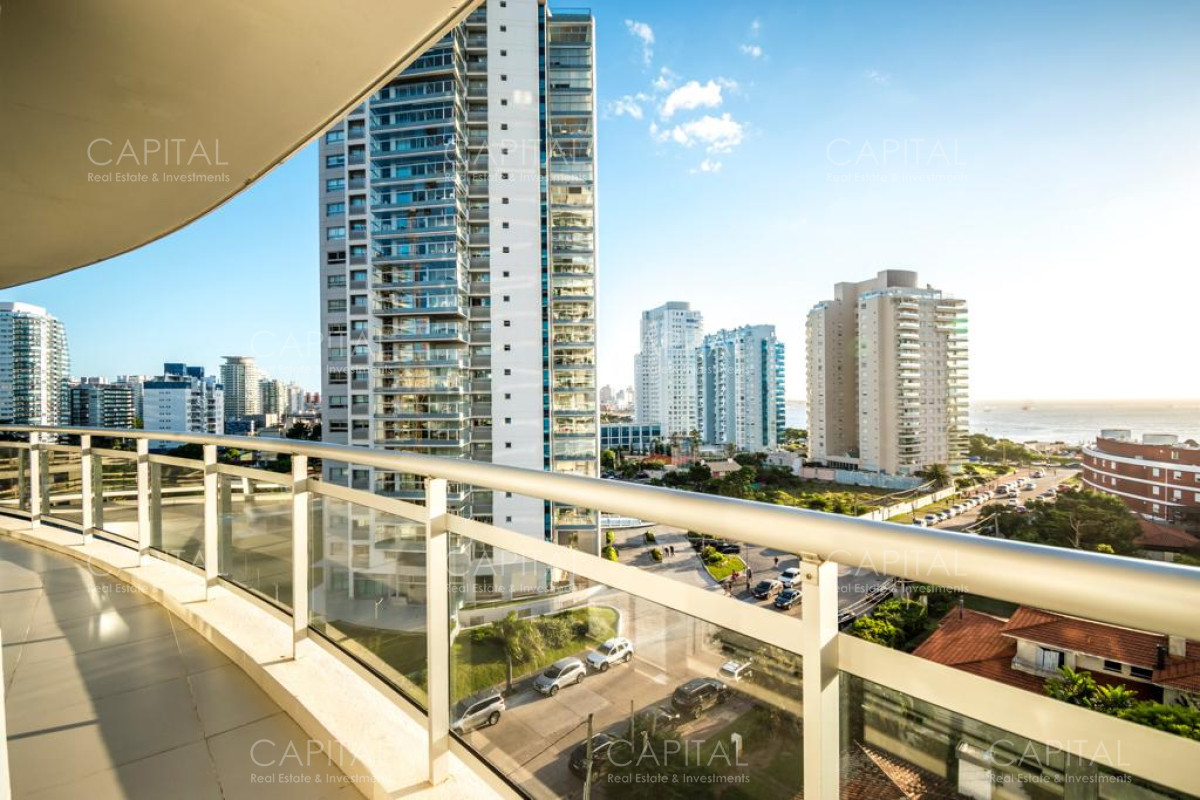 Apartamento ID.27455 - Apartamento de tres dormitorios y dependencia de servicio en venta, Playa Mansa Punta del Este