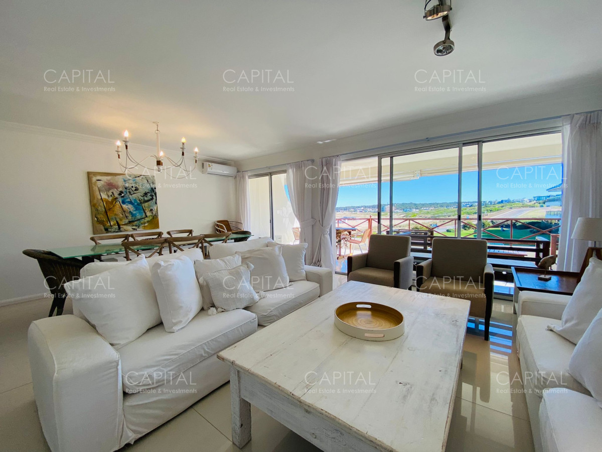 Apartamento ID.33022 - Apartamento en Venta 3 Dormitorios + Servicio Frente al Mar