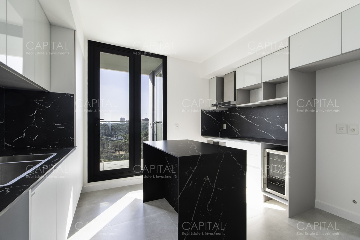 Apartamento ID.34658 - Venetian Central Punta del Este En venta Dos Suites en Venta