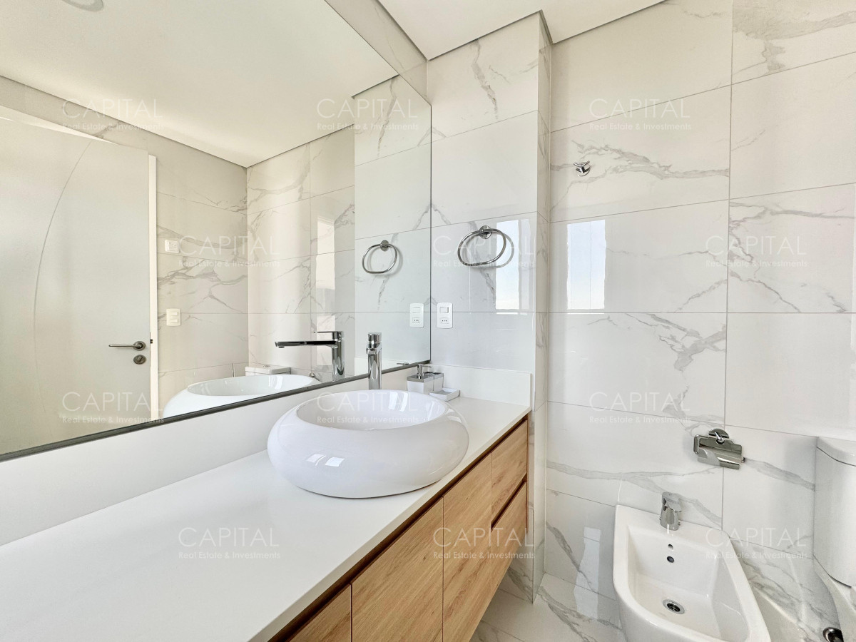 Apartamento ID.37058 - Paramount Tower de dos dormitorios frente al mar en Venta, Playa Mansa Punta del este