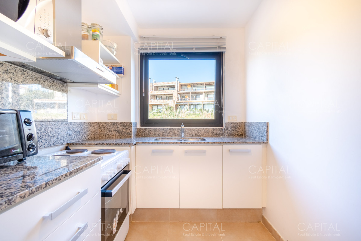 Apartamento ID.28877 - Departamento en venta de dormitorio y medio con dos baños en complejo privado de Punta Ballena