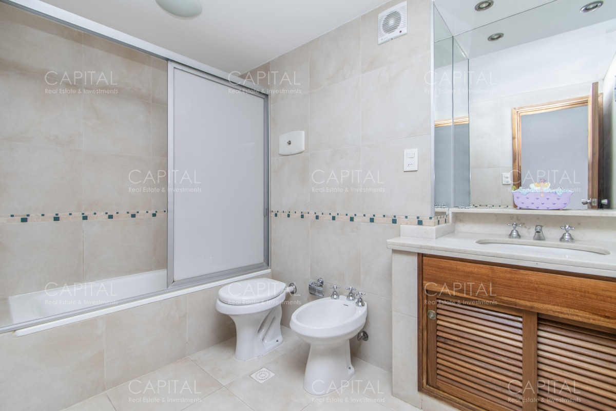 Apartamento ID.31268 - Malecon Punta del Este Apartamento de 3 dormitorios y servicios en venta en primera linea, Playa Mansa.
