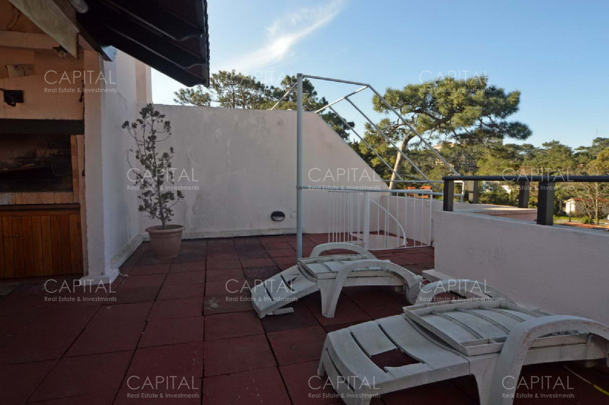 Apartamento ID.26584 - Apartamento Penthouse Duplex Tres Dormitorios en Venta Parrillero y Jacuzzi Propio