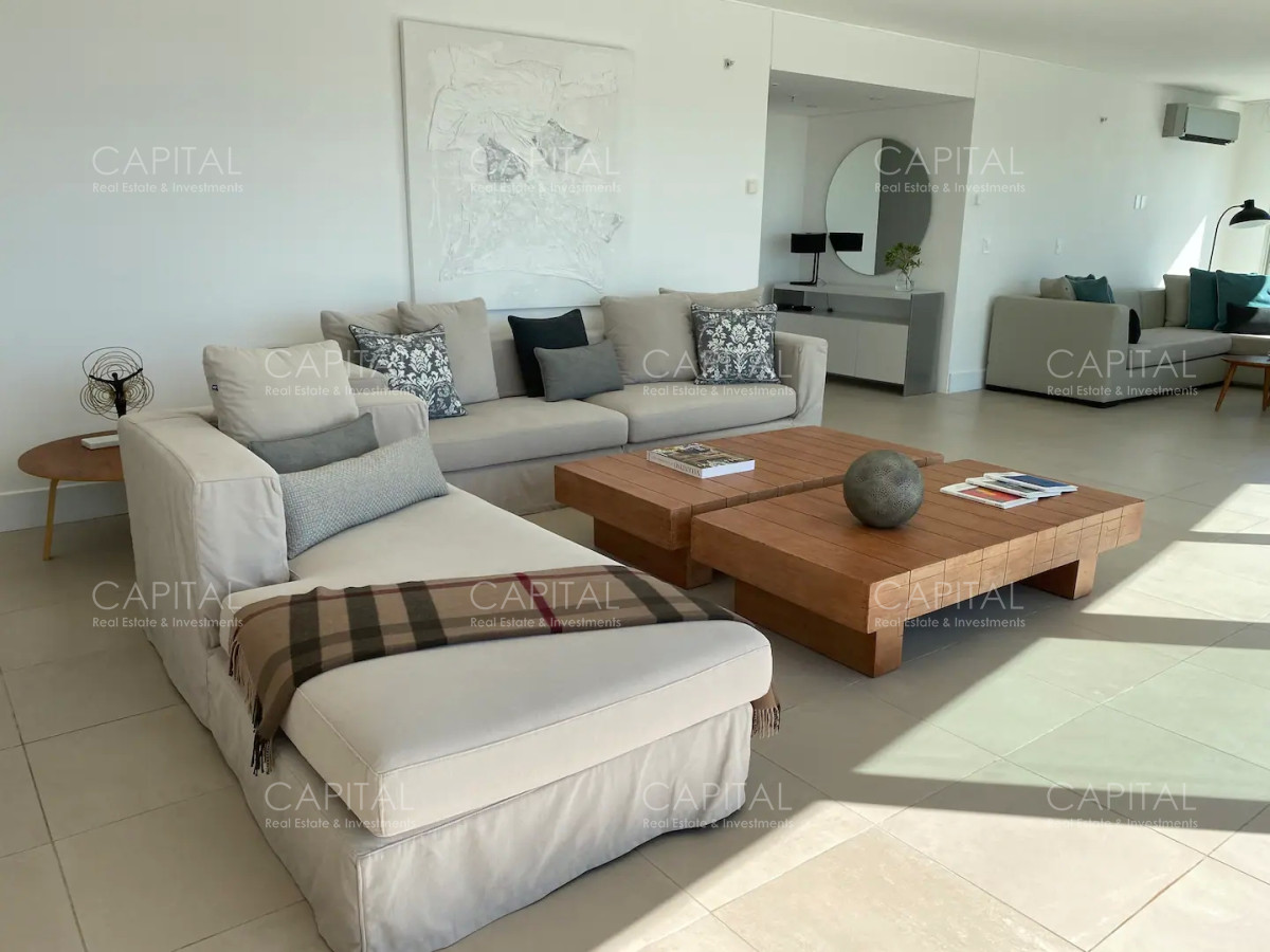 Apartamento ID.33769 - PentHouse de cuatro dormitorios en suite en Le Parc con parrillero propio y dependencia de servicio en Alquiler Temporal