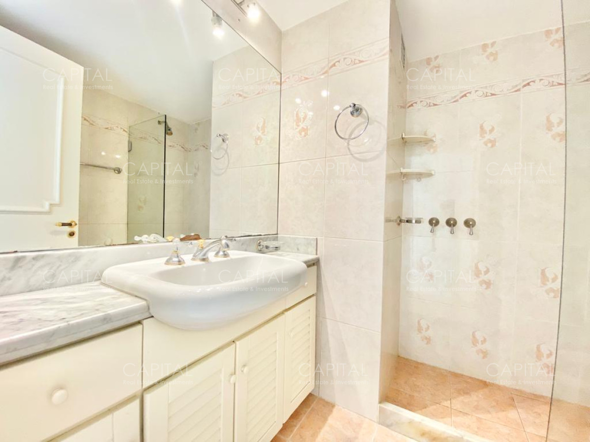 Apartamento ID.33373 - Beverly Tower Punta del Este en Venta