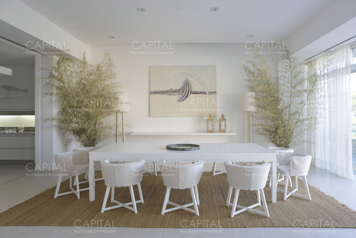 Apartamento ID.30146 - Excelente Apartamento en Acqua Punta del Este Tres suites en Venta en Primera línea, Playa Brava